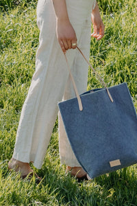 Hana Tote Canvas (3709984833600)