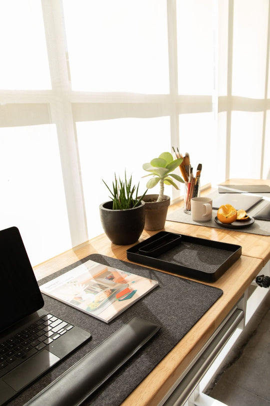 How to Decorate a Desk I Graf Lantz