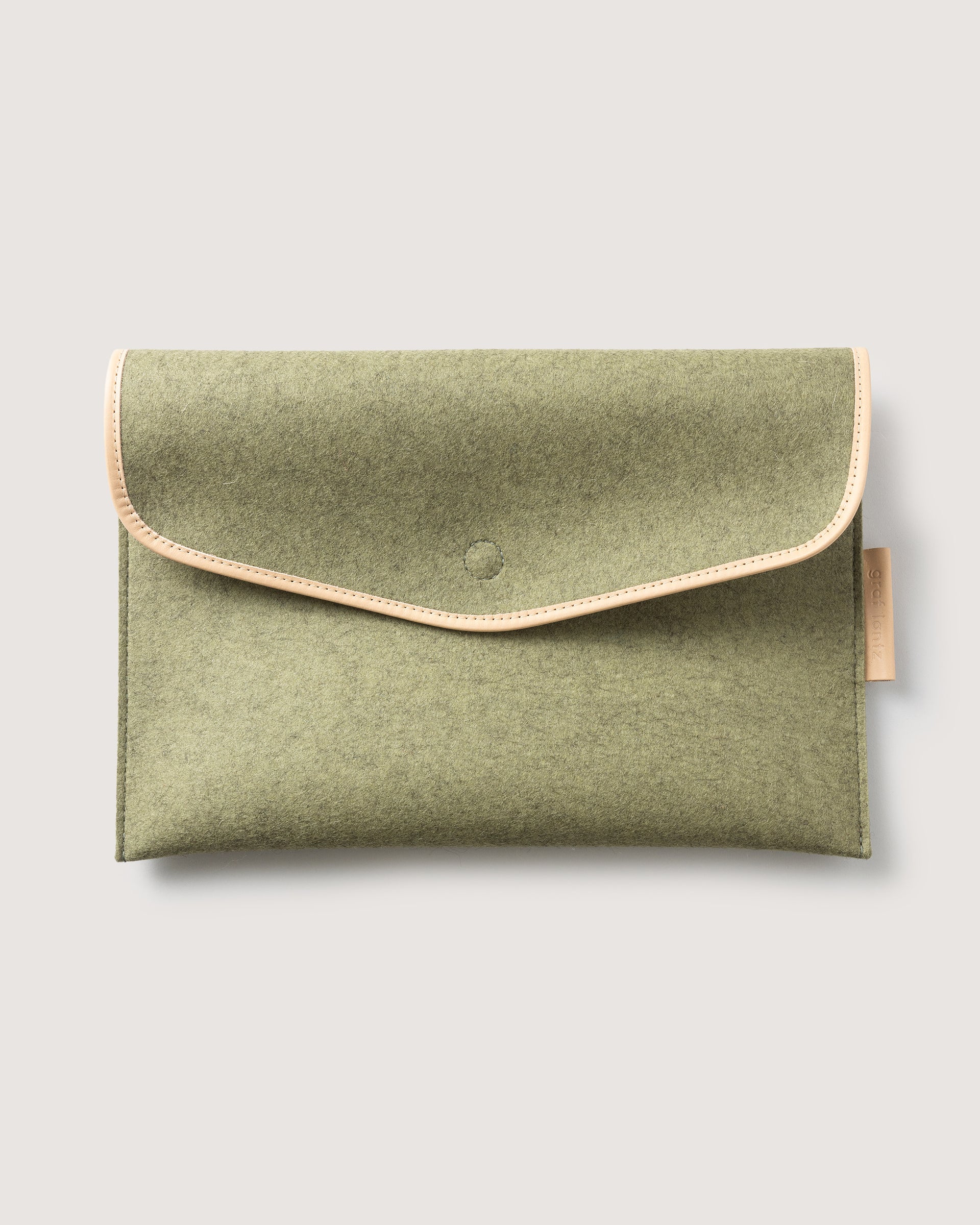 Our elegant 16 inch laptop sleeve. Here in sage color
