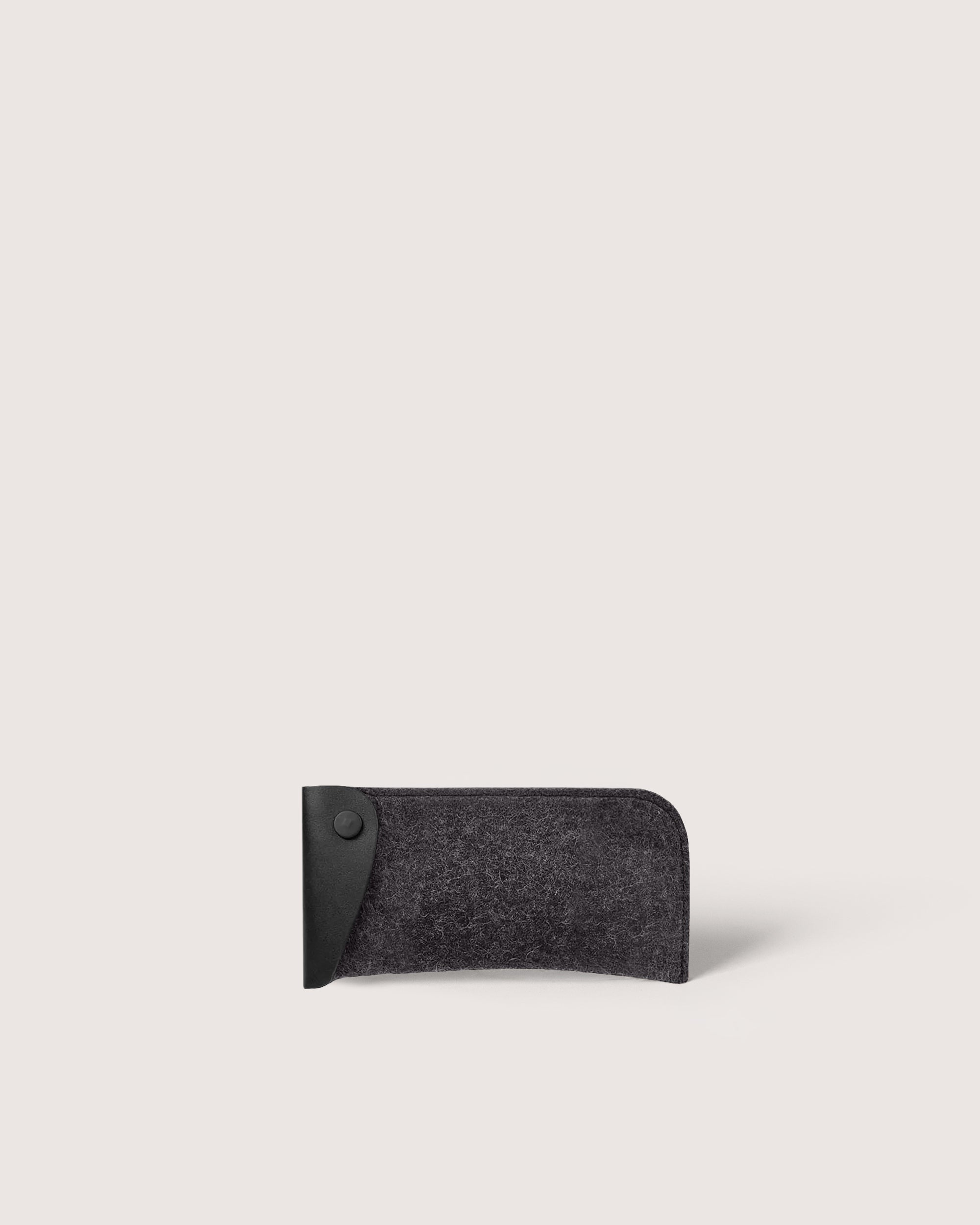 Anzen Merino Wool Eyeglass Sleeve in Charcoal | Graf Lantz