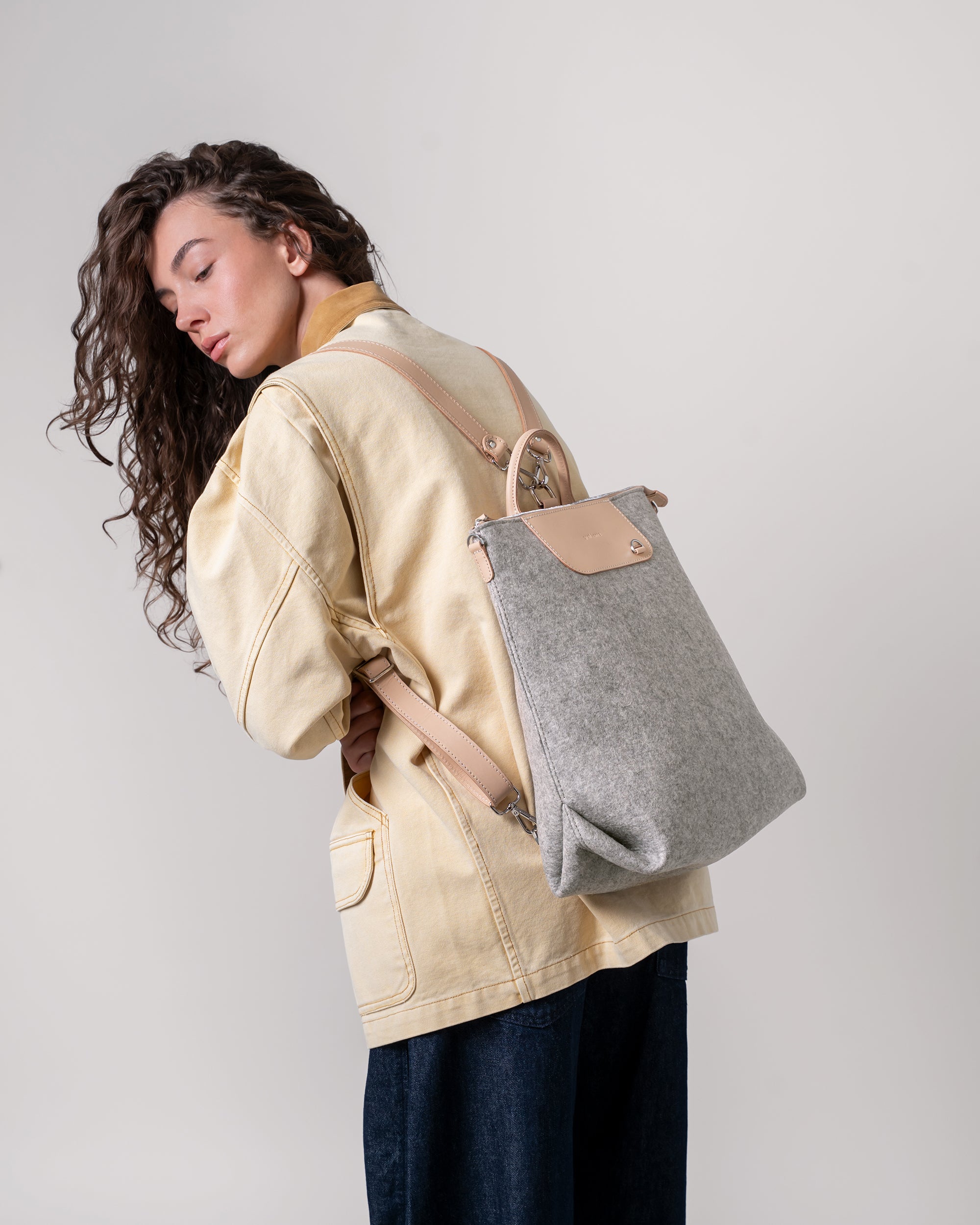 Merino Wool and Leather Bedford Backpack in Granite/Natural | Graf