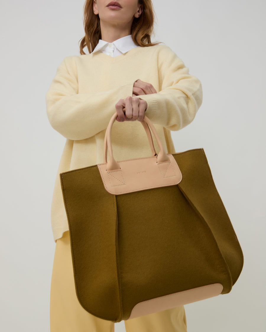 カバン Hana 100% Hand Dyed Cotton Canvas Tote Bag in Horizon | Graf Lantz