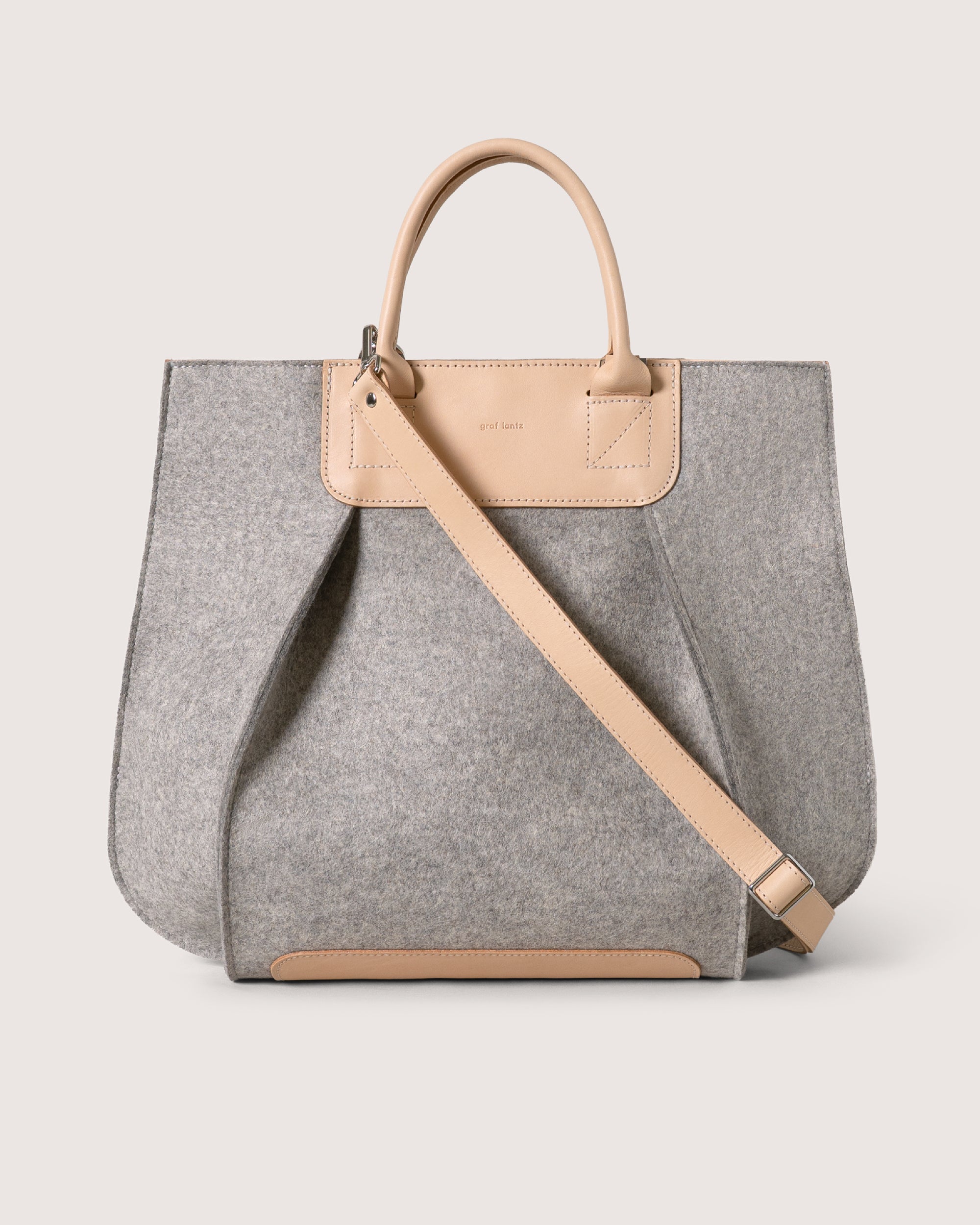 グラントホルミー　Vネック　O Frankie Merino Wool Crossbody and Top Handle Tote Bag in Gray and