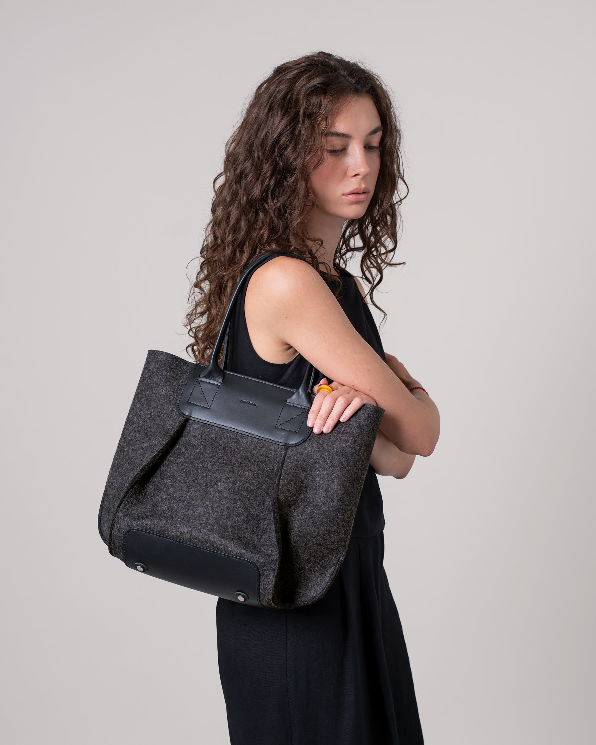 Frankie Merino Wool Crossbody Tote Bag in Charcoal and Black