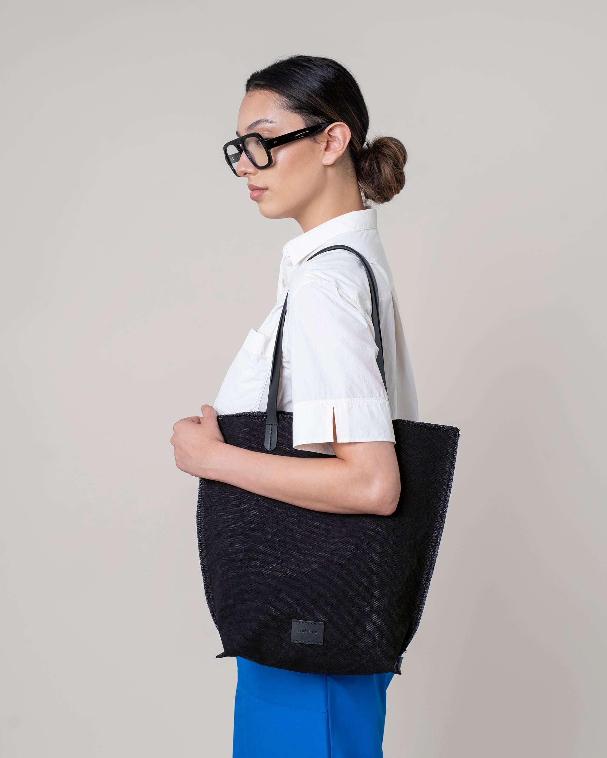Hana Canvas Tote in Black Canvas | Graf Lantz