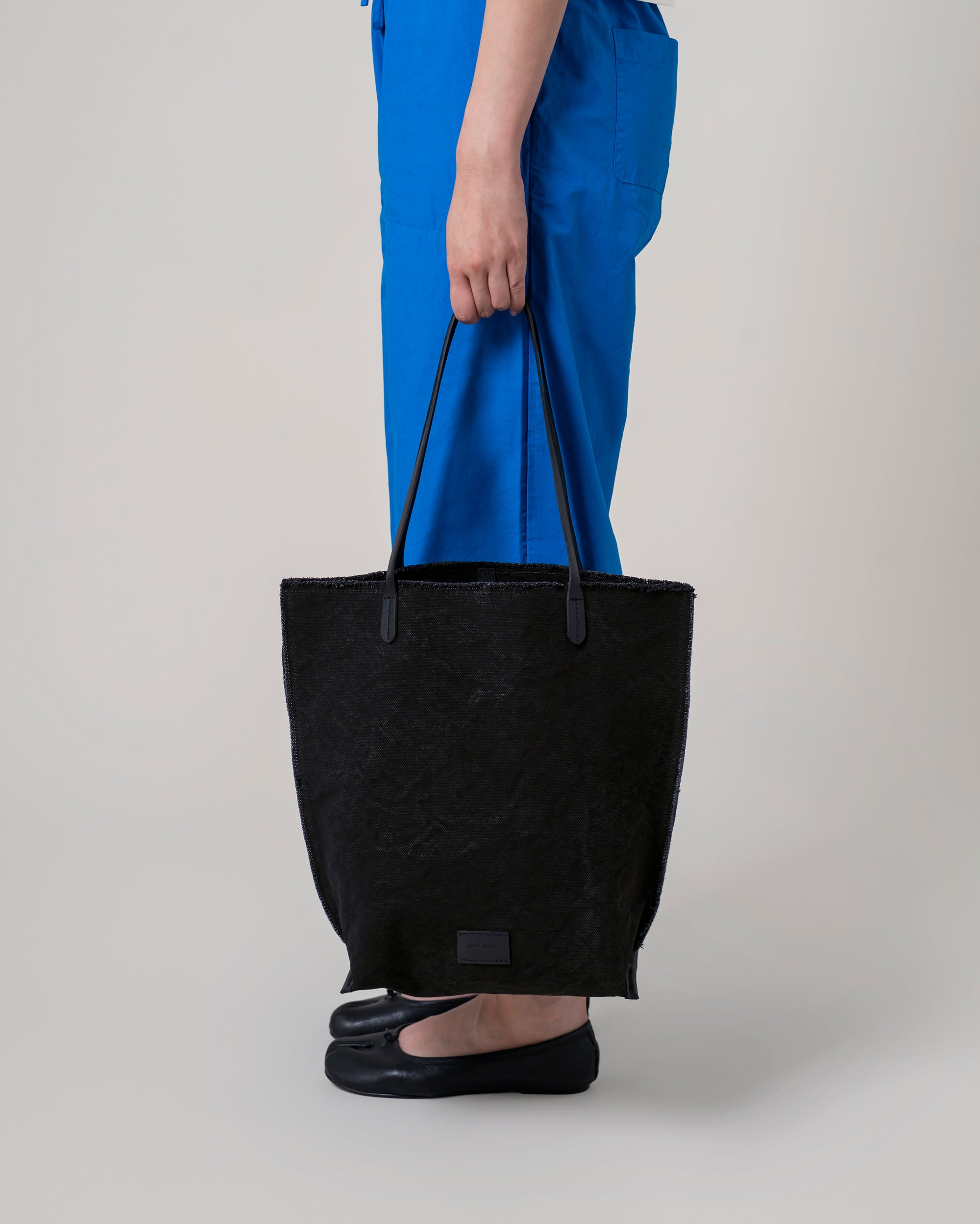Hana Canvas Tote in Black Canvas | Graf Lantz