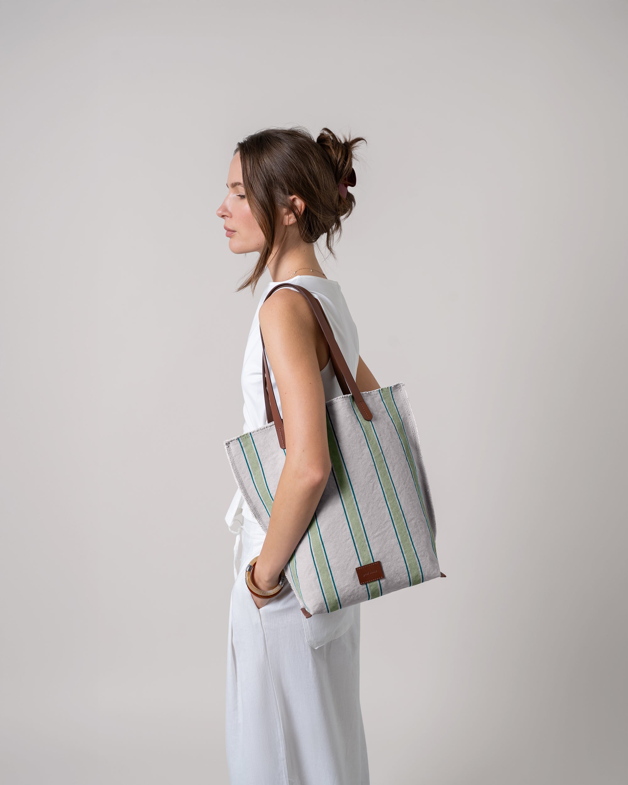 Hana Canvas Tote in Juniper | Graf Lantz