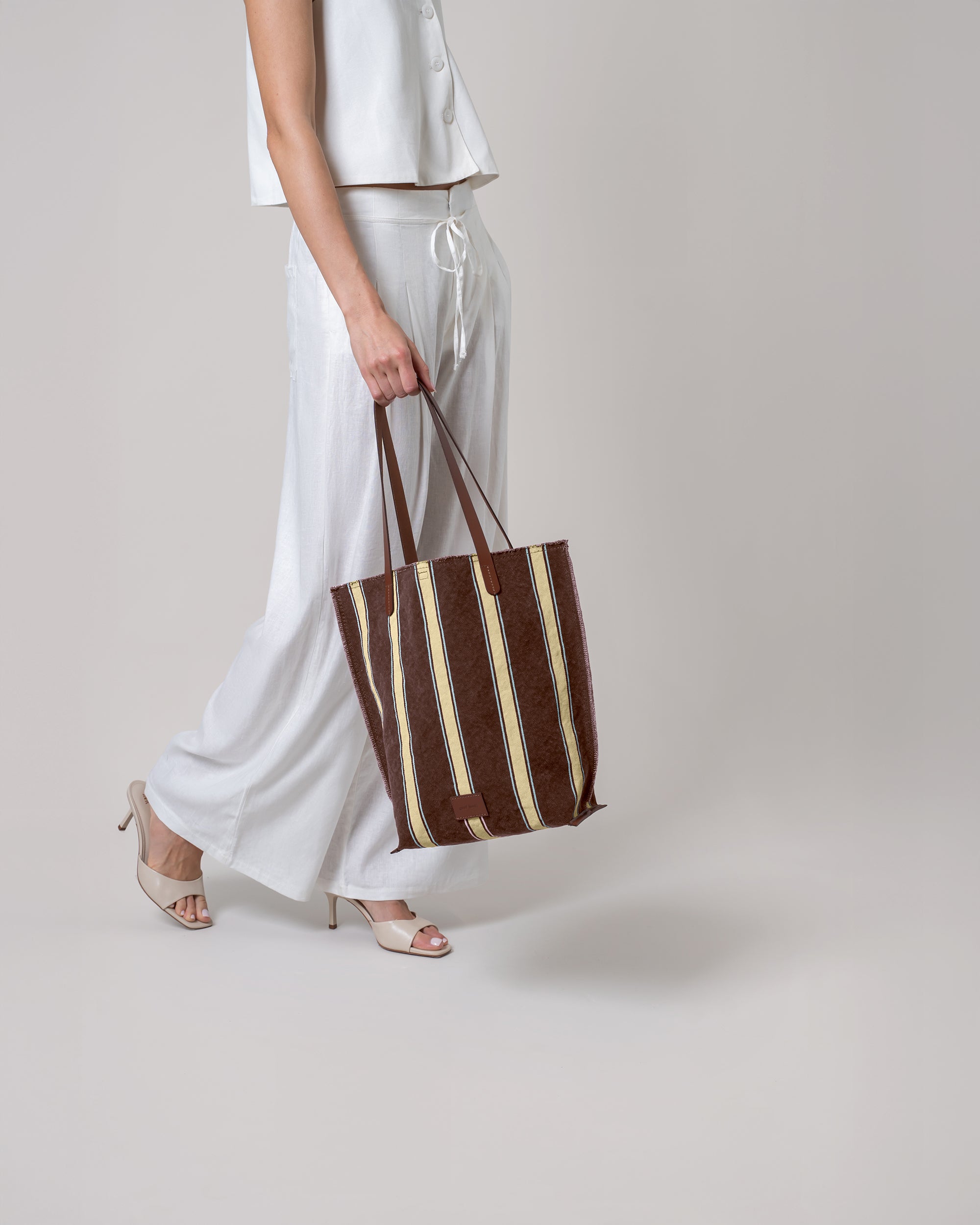 Hana Canvas Tote in Vinyard | Graf Lantz