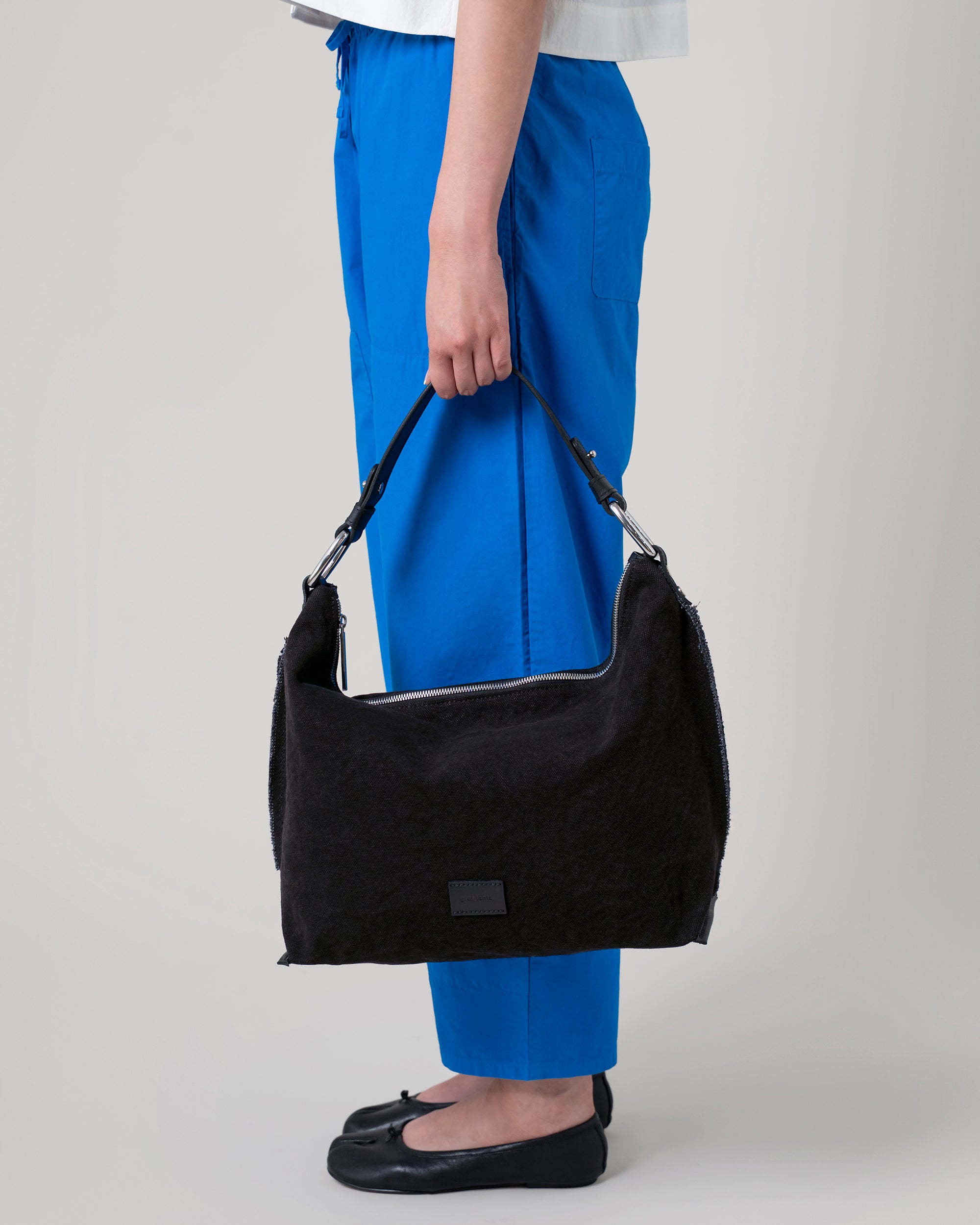 Hana Canvas Hobo Bag in Black Canvas | Graf Lantz