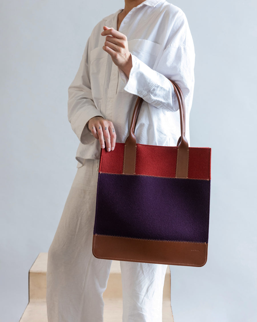 Jaunt Merino Wool Tote - Aubergine/Rosewood