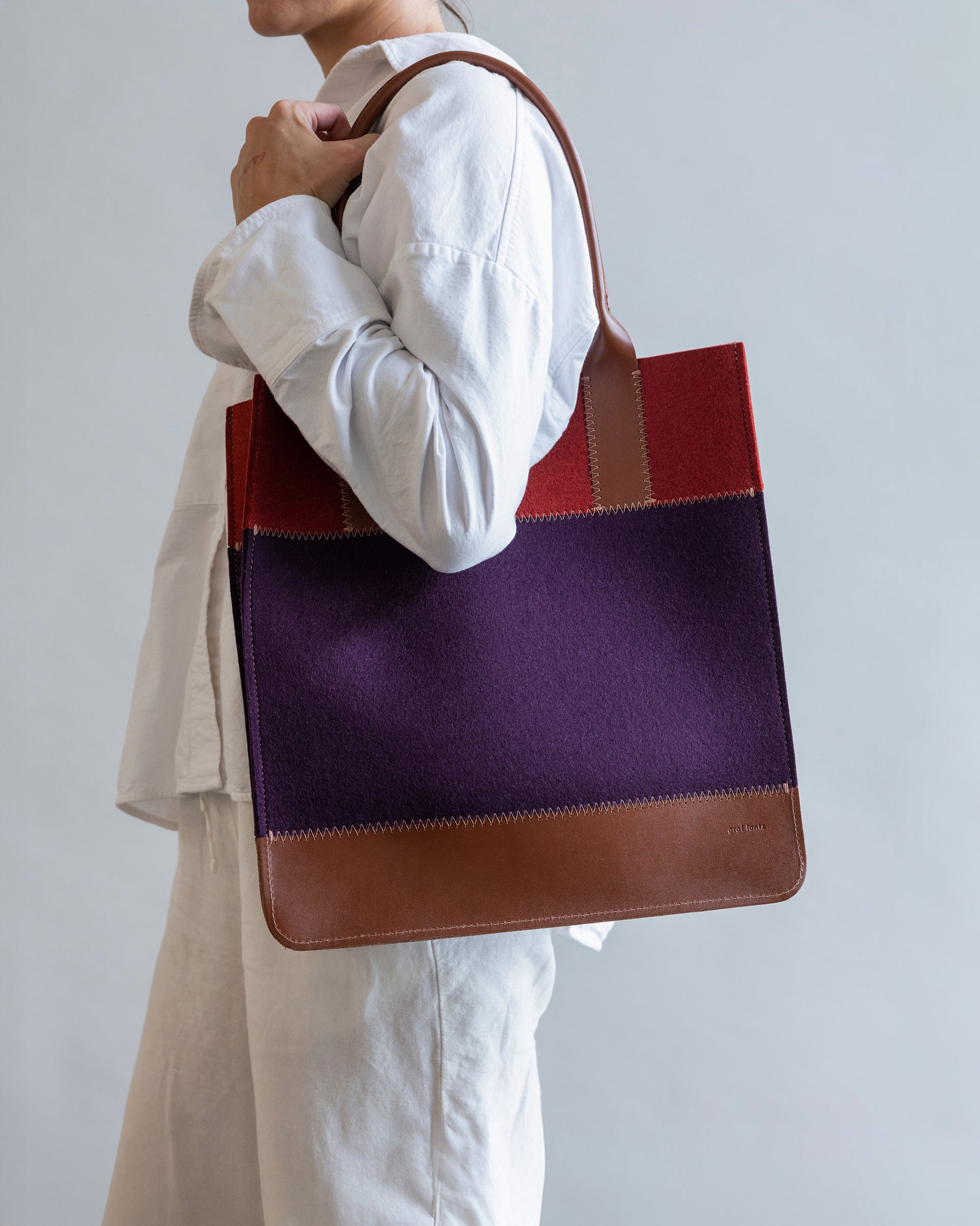 Jaunt Merino Wool Tote - Aubergine/Rosewood