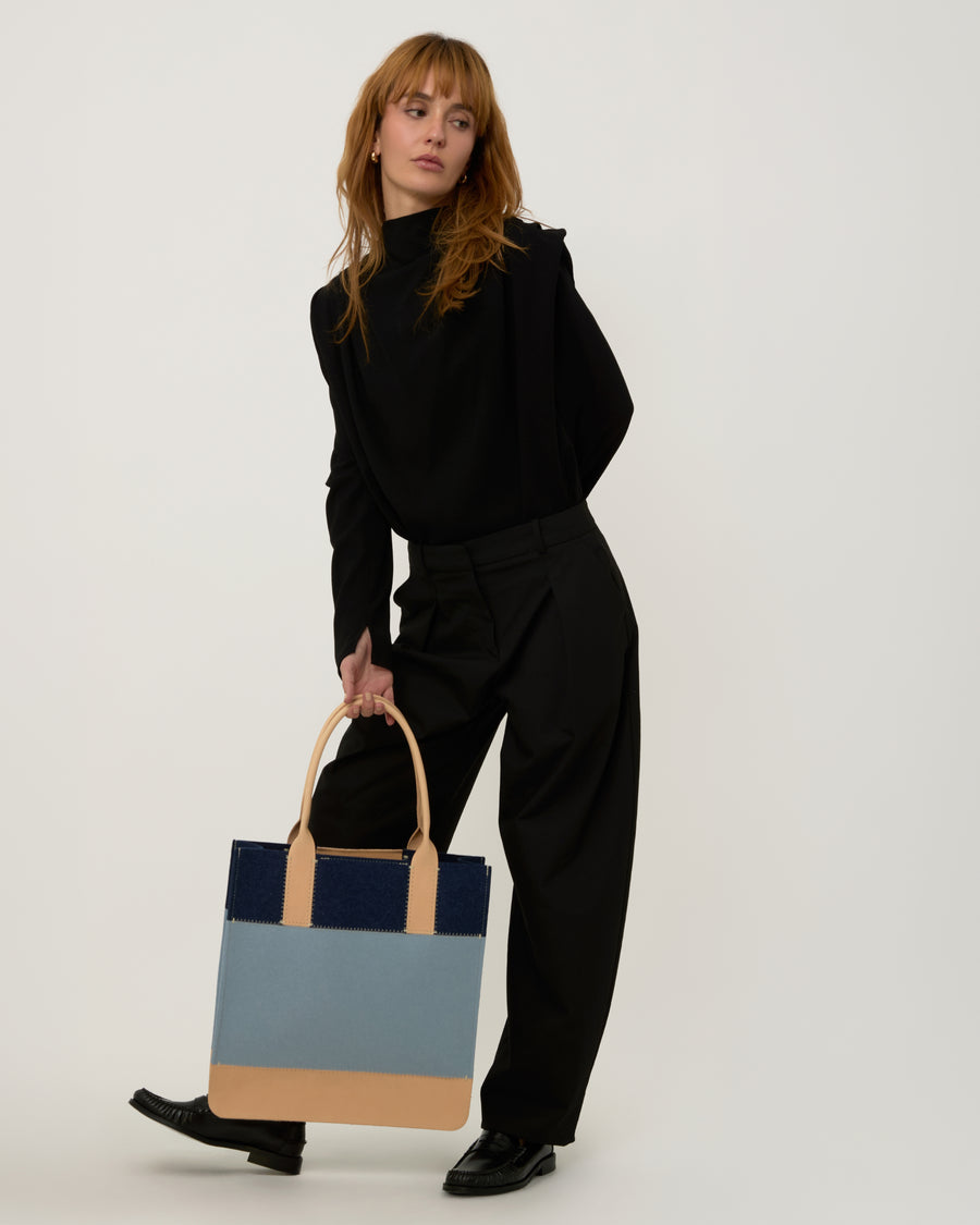 Jaunt Merino Wool Tote in Dark Gray and Black | Graf Lantz
