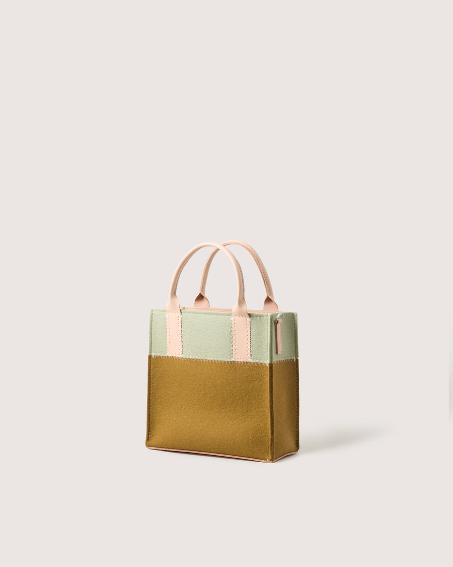 Jaunt Merino Wool Mini Crossbody in Granite and Black | Graf Lantz