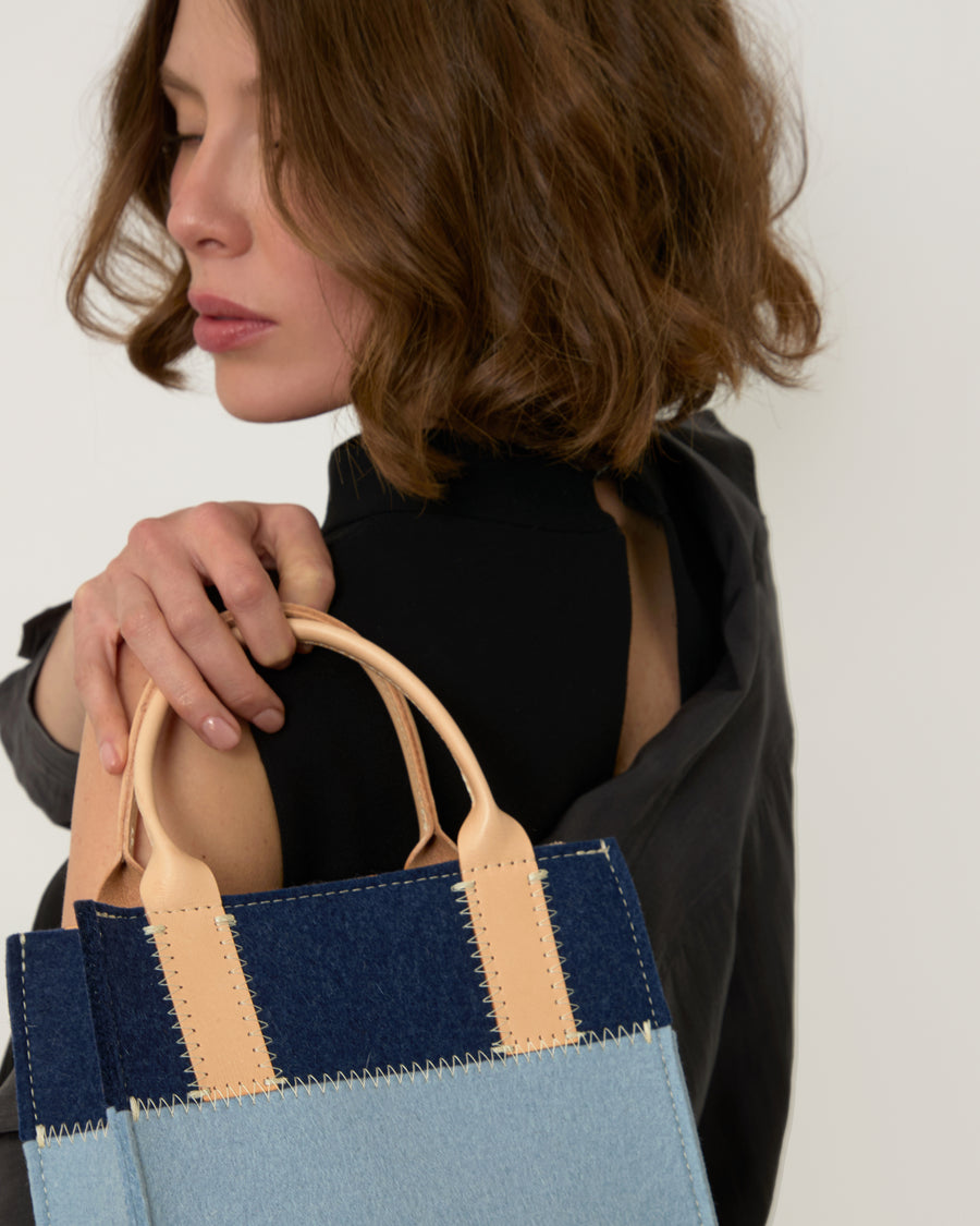 Jaunt Merino Wool Mini Crossbody in Granite and Black | Graf Lantz