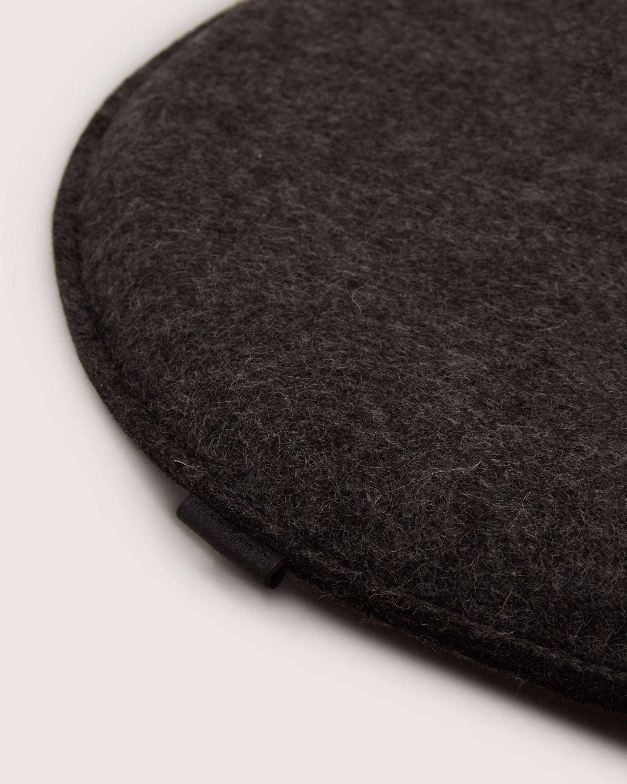 Zabuton Merino Wool Round Seat Pad in Charcoal | Graf Lantz