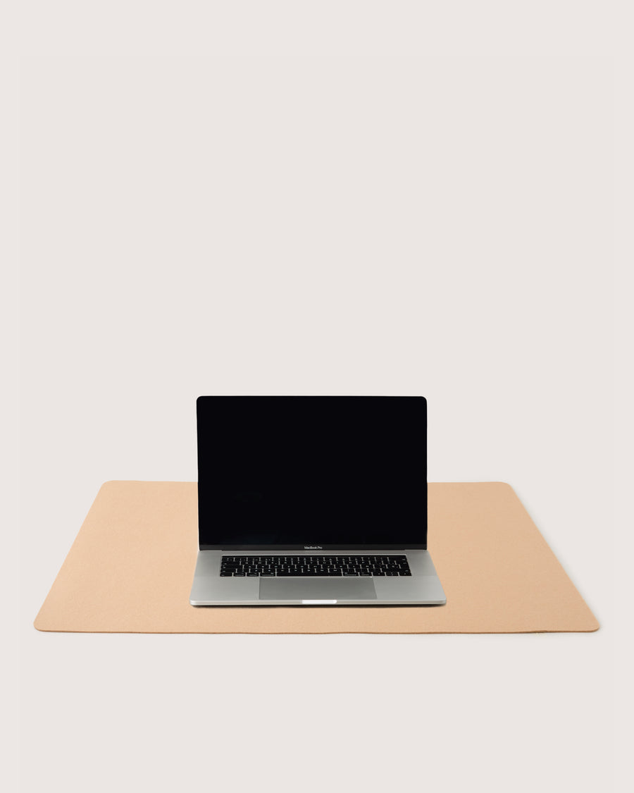 Mosen Merino Wool Workspace Desk Pad in Charcoal | Graf Lantz