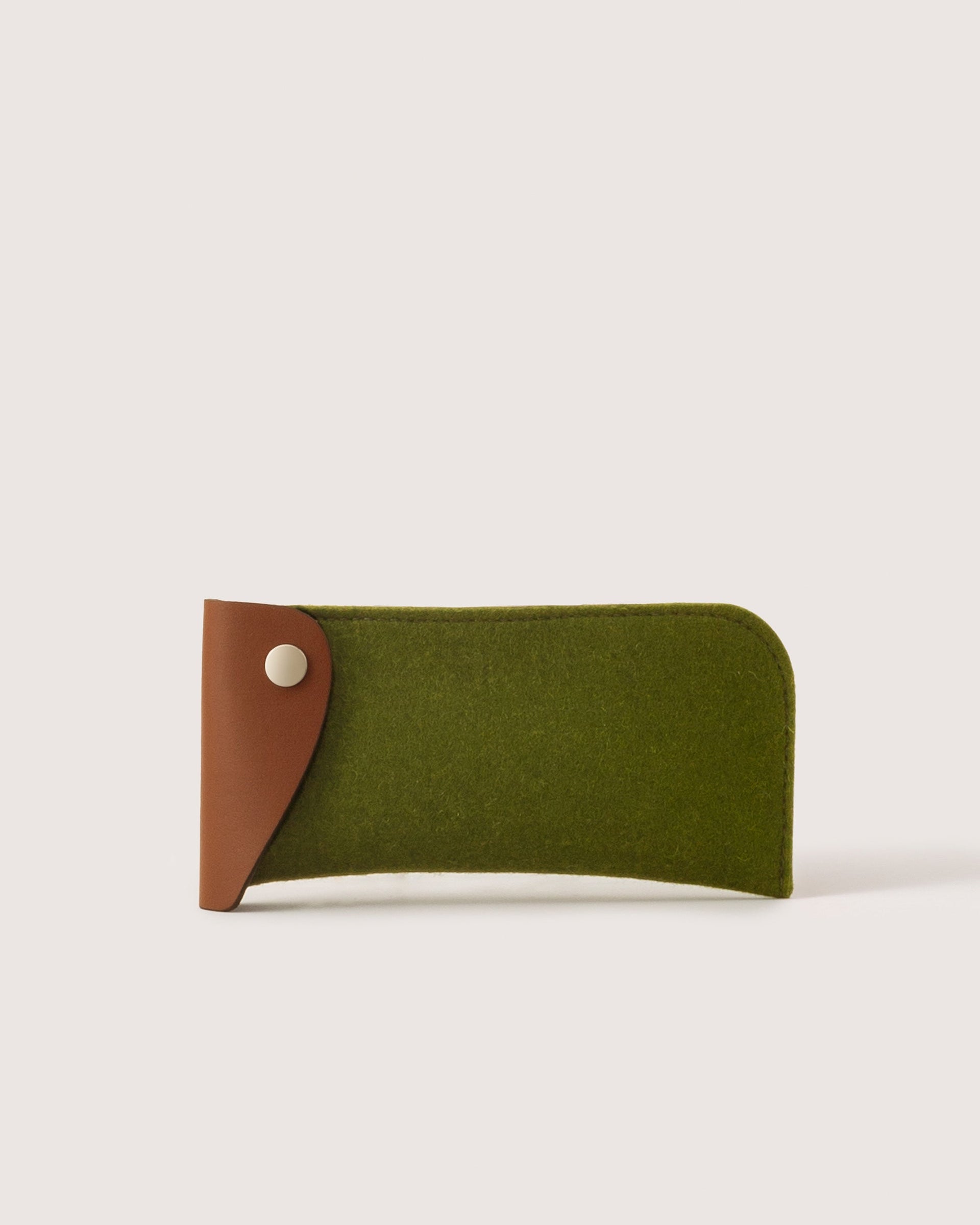 Anzen Merino Wool Eyeglass Sleeve in color Moss with Sienna colored leather applications, white background