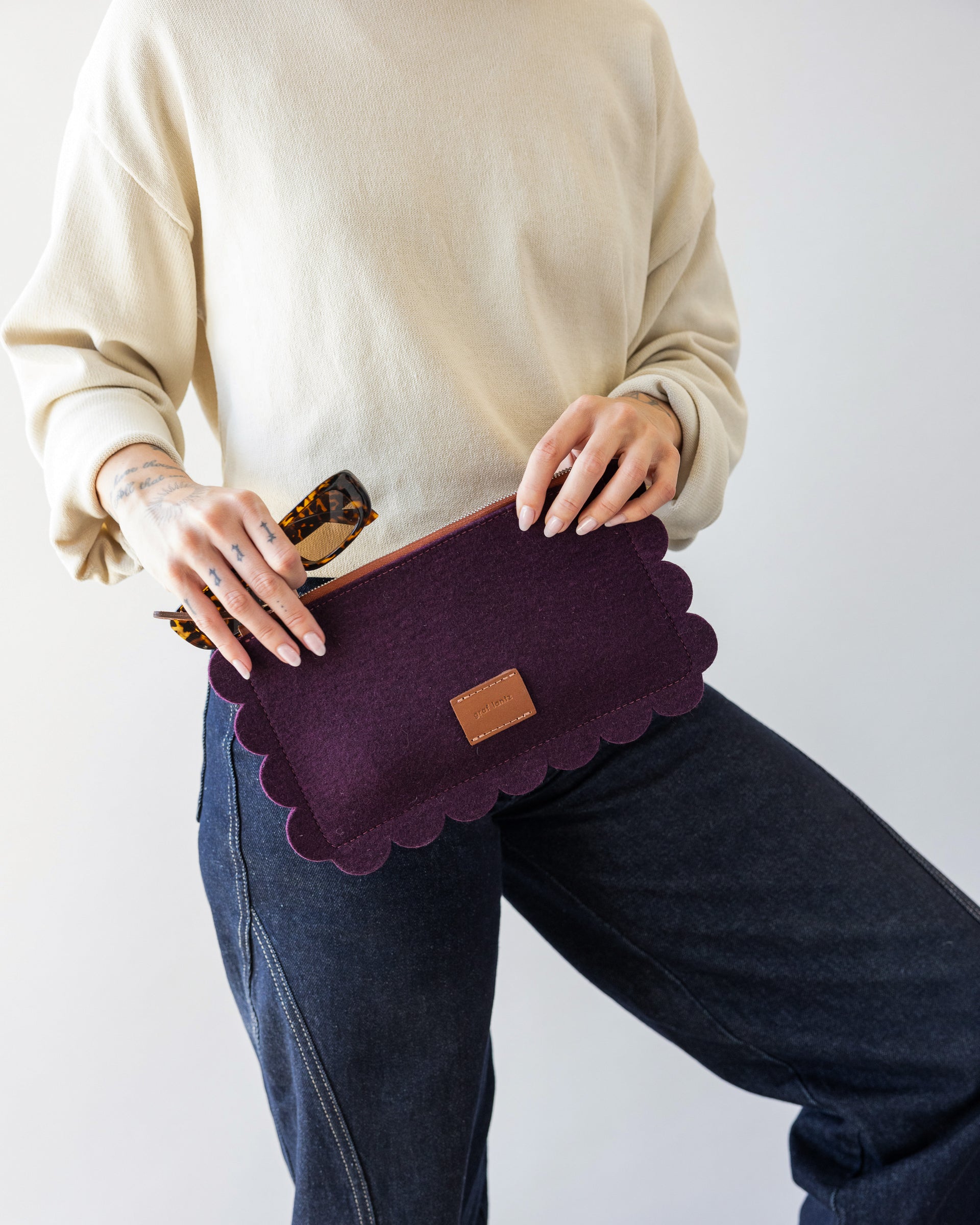 Deco Edge Merino Wool Pouch - Aubergine