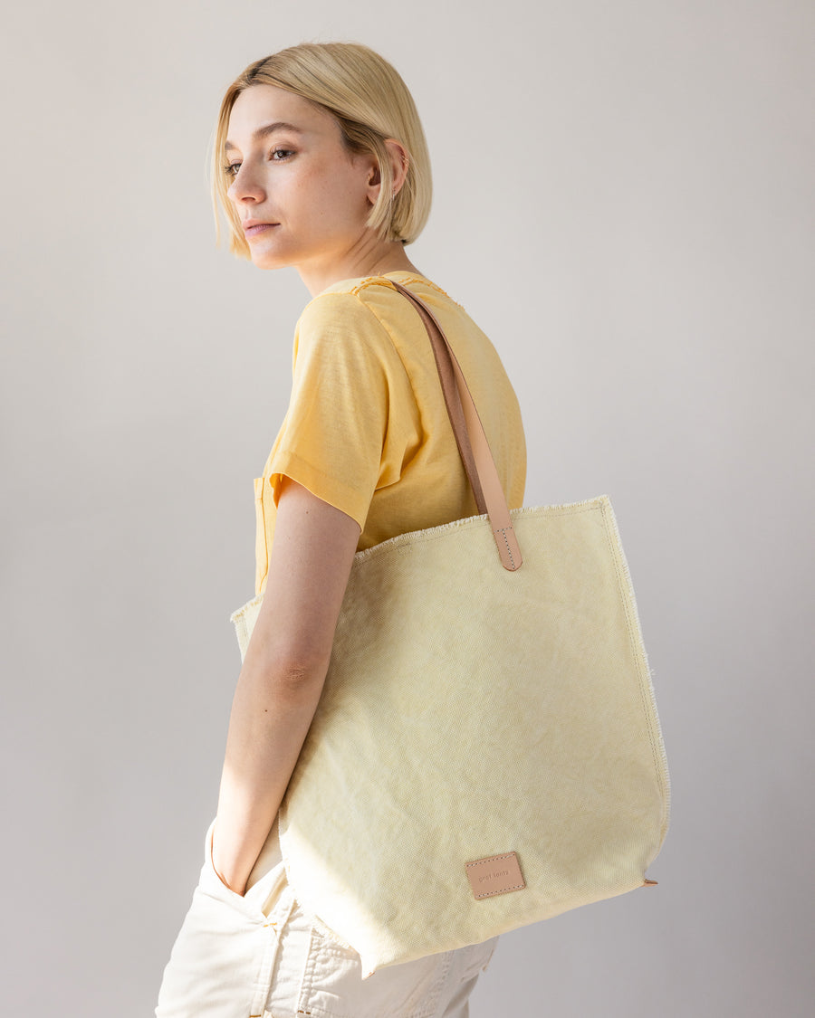 Extra strong for everyday use: our Hana Canvas Tote. Here in limoncello color 