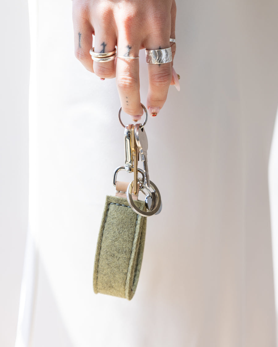 The Loop Fob is an elevated update to one of our most popular styles. Here in sage color