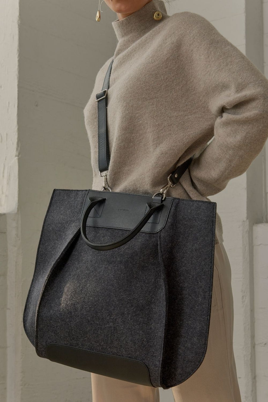 Frankie Merino Wool Felt Crossbody Top Handle Bag in Granite 